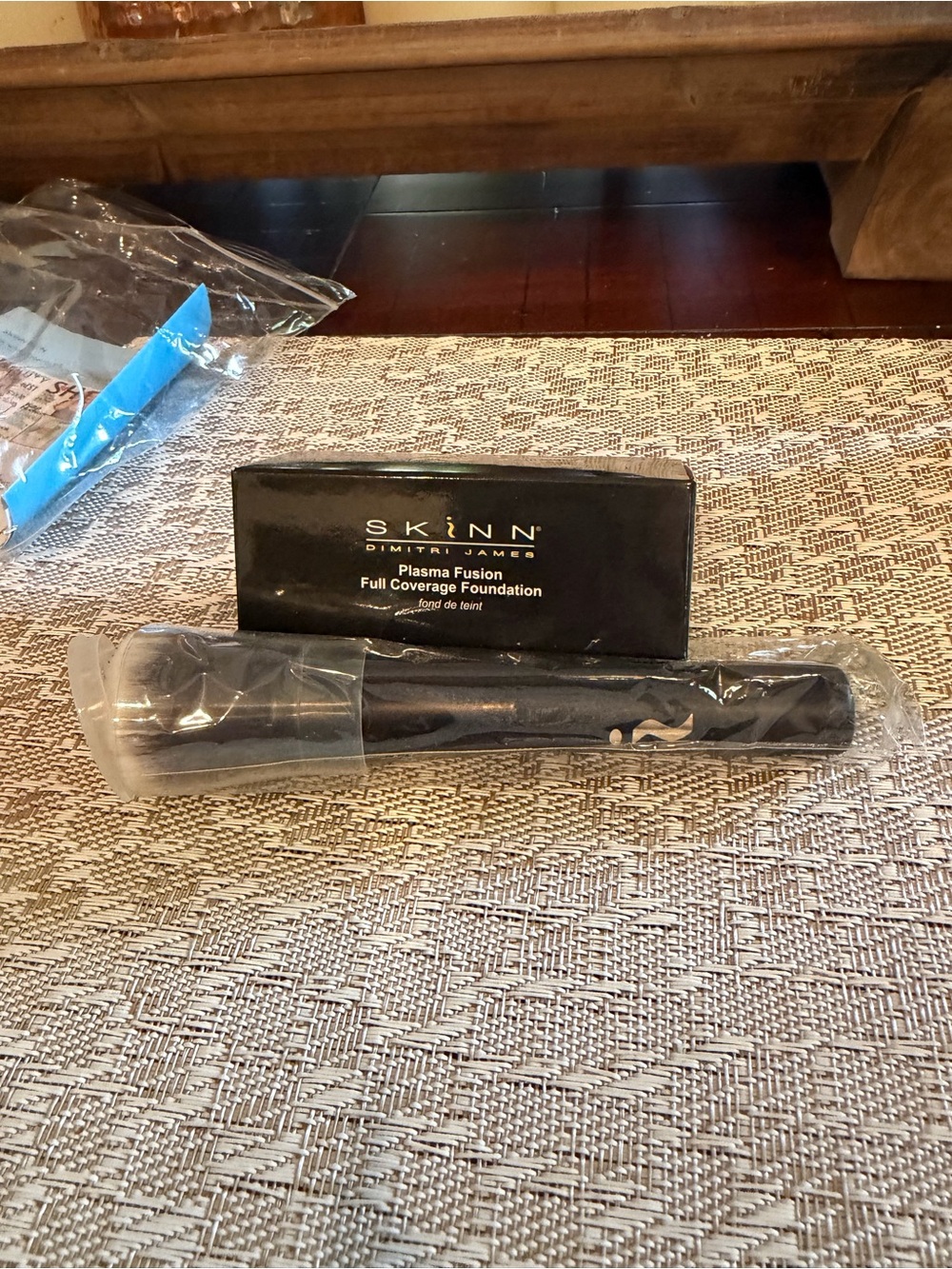 Skinn Plasma fusion full coverage foundation in medium with brush New